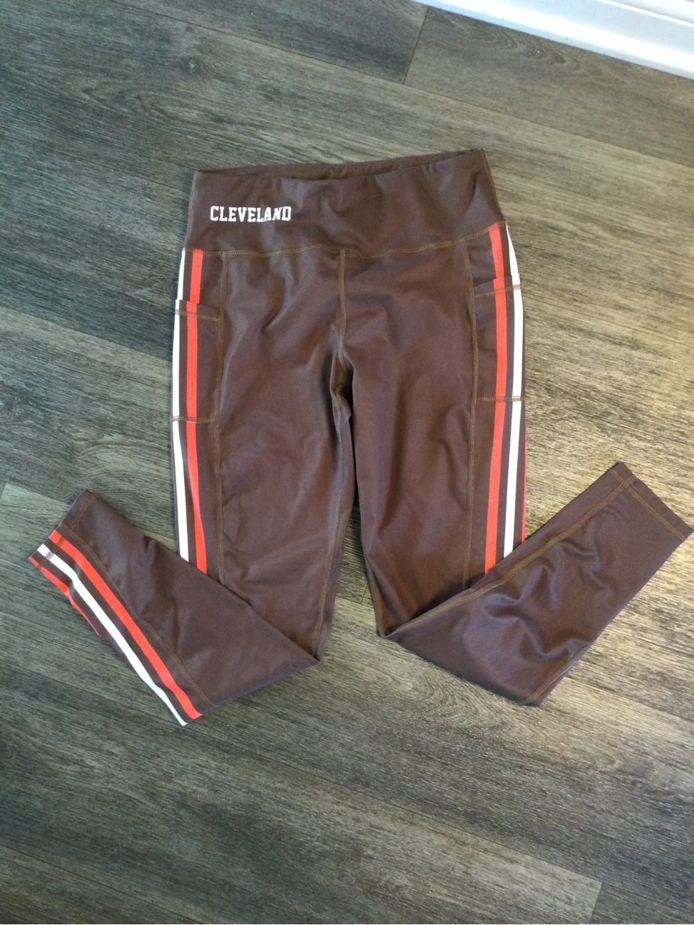 BEND Cleveland Brown High-Waist Performance Leggings with Side Stripes